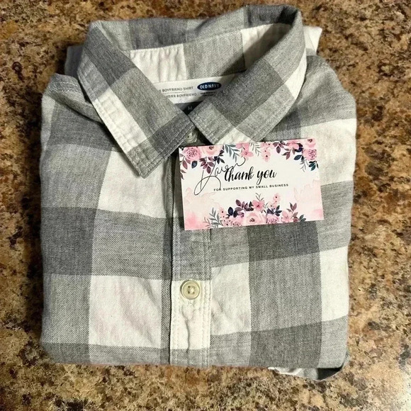 Old Navy Women’s The Boyfriend Shirt Button Down Medium Gray White Cozy - Picture 13 of 16